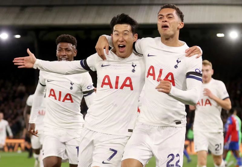 Tottenham trải qua nhiều thăng trầm trong lịch sử thi đấu