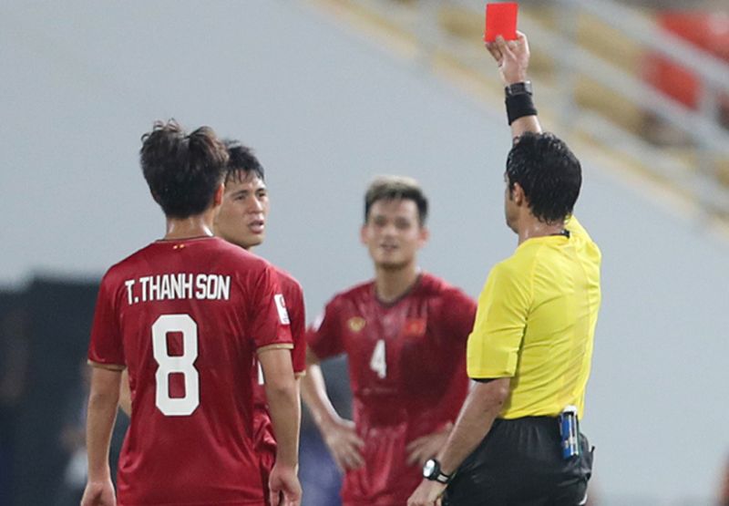 Thời gian cầu thủ bị treo giò trong từ loại thẻ