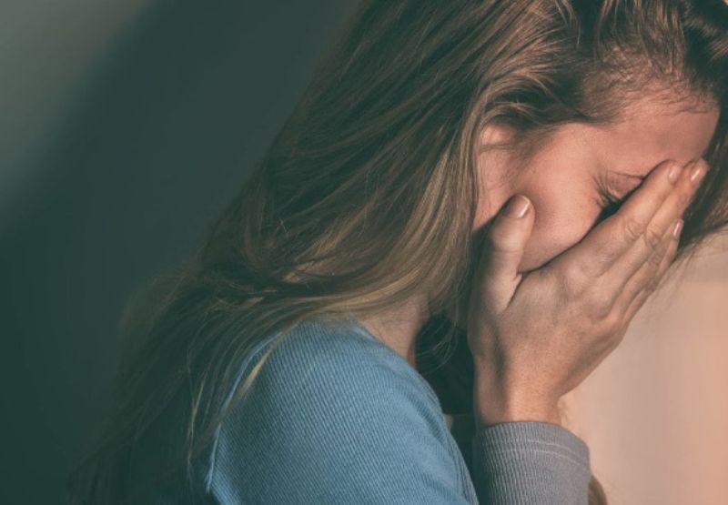 Giải mã ý nghĩa và con số may mắn của giấc mơ thấy mình khóc
