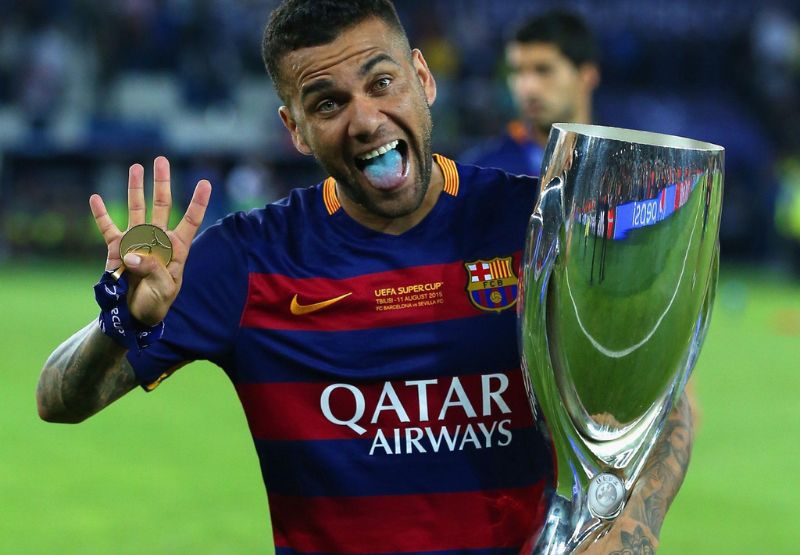 Dani Alves - 12 bàn