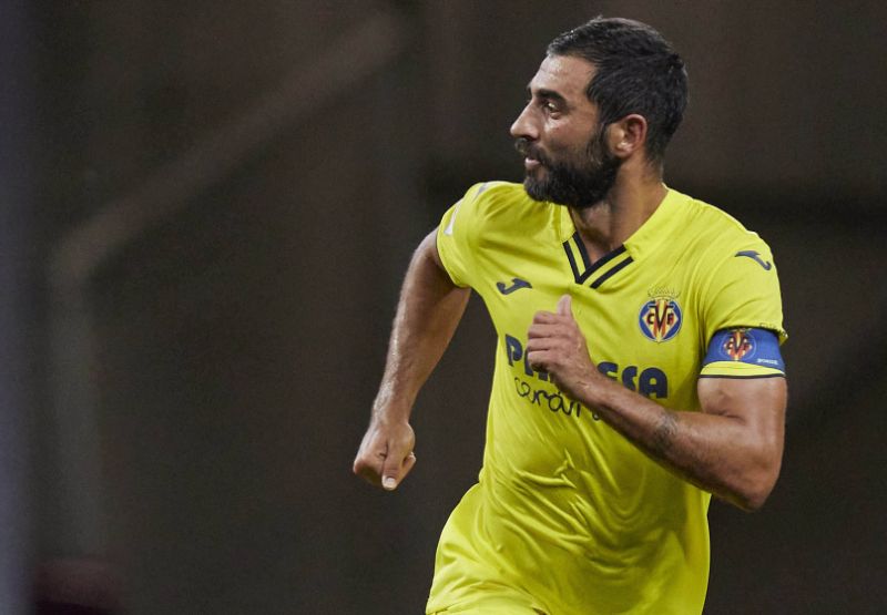 Raul Albiol  ghi bàn thắng 2-1 trước đội tuyển Arsenal